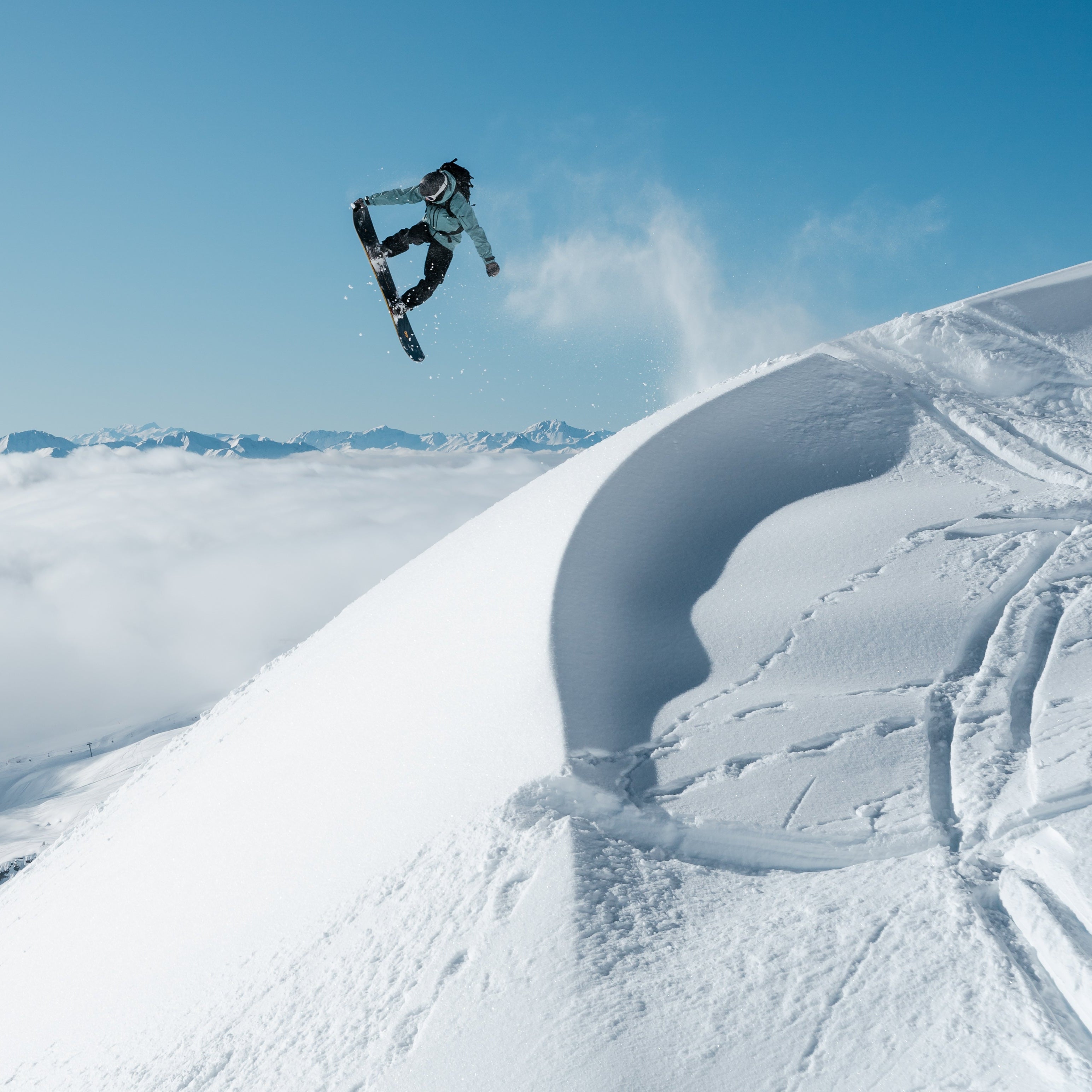 Borealis Artefact snowboard Clément Bochatay French Alps - Photo: Morgan Bodet
