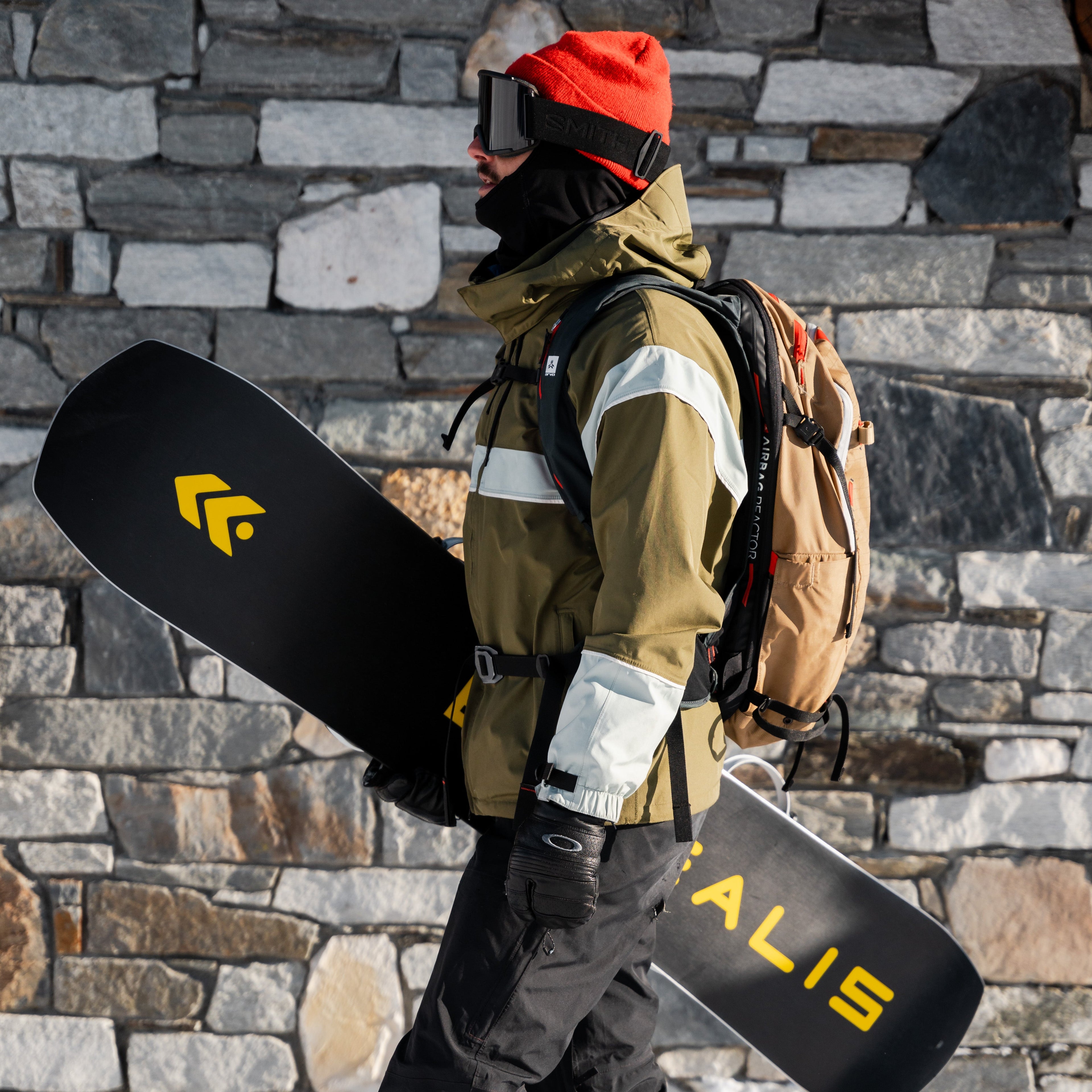 Borealis Artefact snowboard Tanguy Chaminade French Alps - Photo: Morgan Bodet